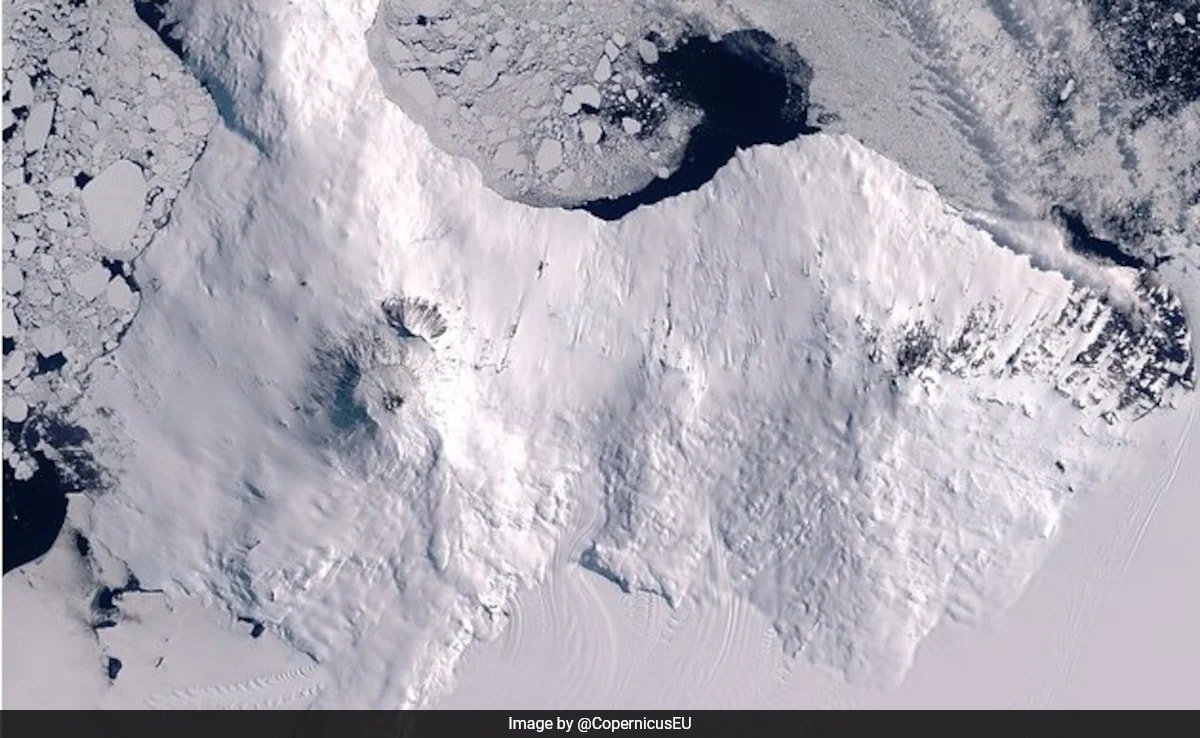 This Volcano In Antarctica Is Spewing 80 Grams Of Gold Dust Everyday