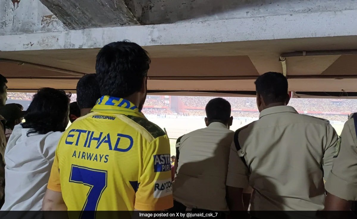 IPL Fan Paid Rs 4,500 For SRH Vs CSK Match, Ended Up Standing