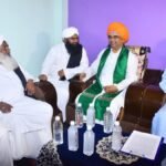 Dingaleshwar Swami meets Sufi peer seeking support