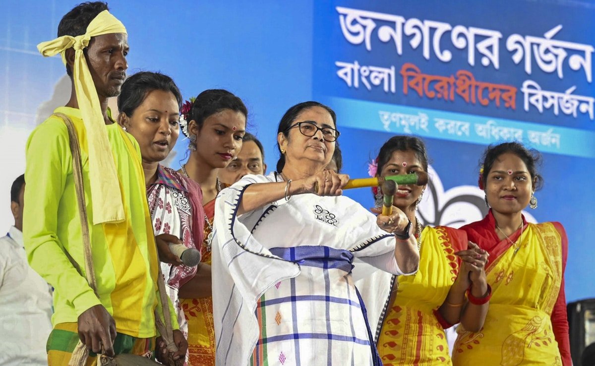 10 Free LPG Cylinders, 5 kg Ration, No CAA: Trinamool’s Lok Sabha Poll Promises