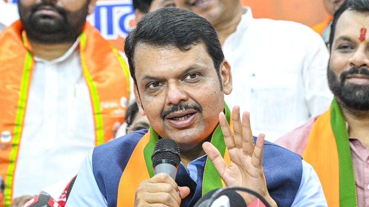 Fadnavis thanks Pawar for making Gandhi ji’s Wardha ‘Congress-free’