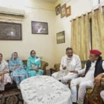 Akhilesh visits deceased Mukhtar Ansari’s family in Ghazipur, lauds family’s contribution for country 