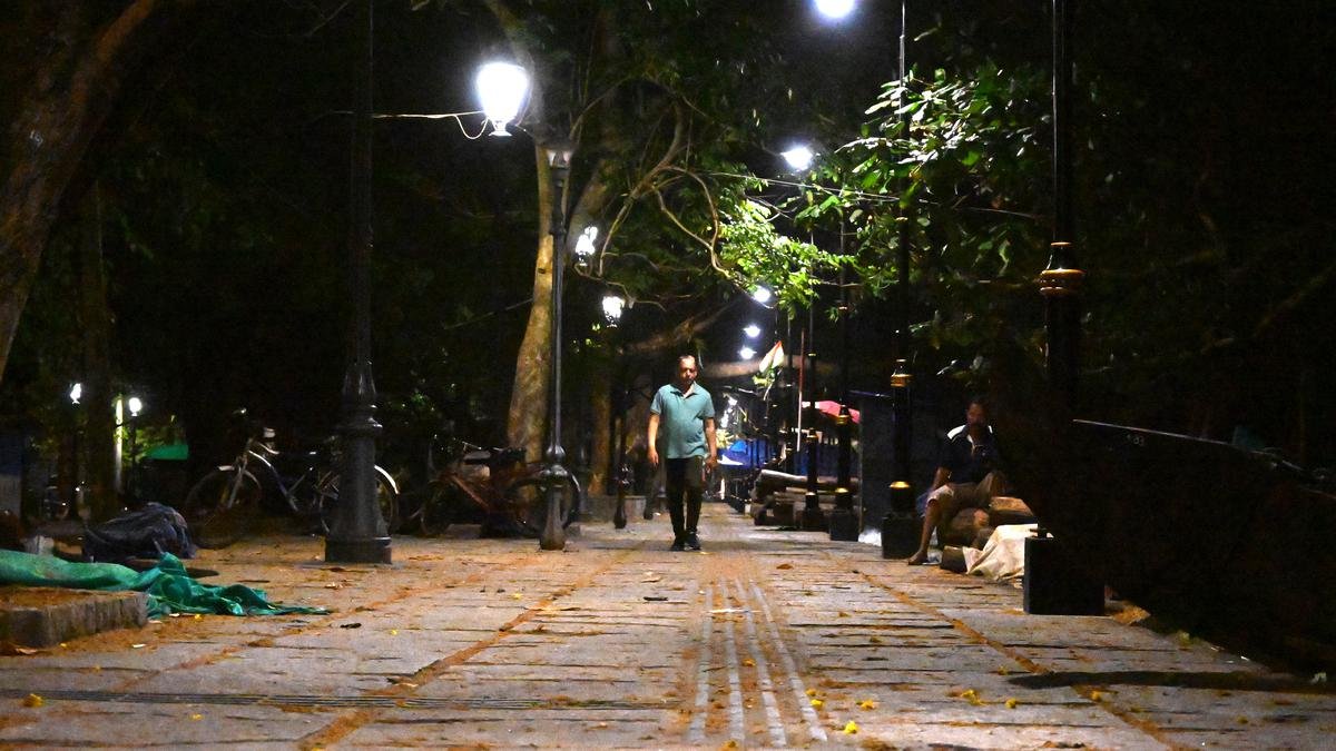 Fort Kochi walkway, beachfront get 116 new lamp posts, high-mast lights