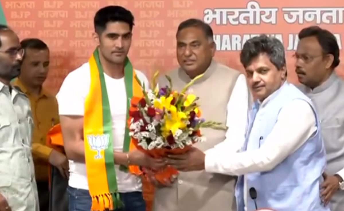 Boxer Vijender Singh Switches From Congress To BJP