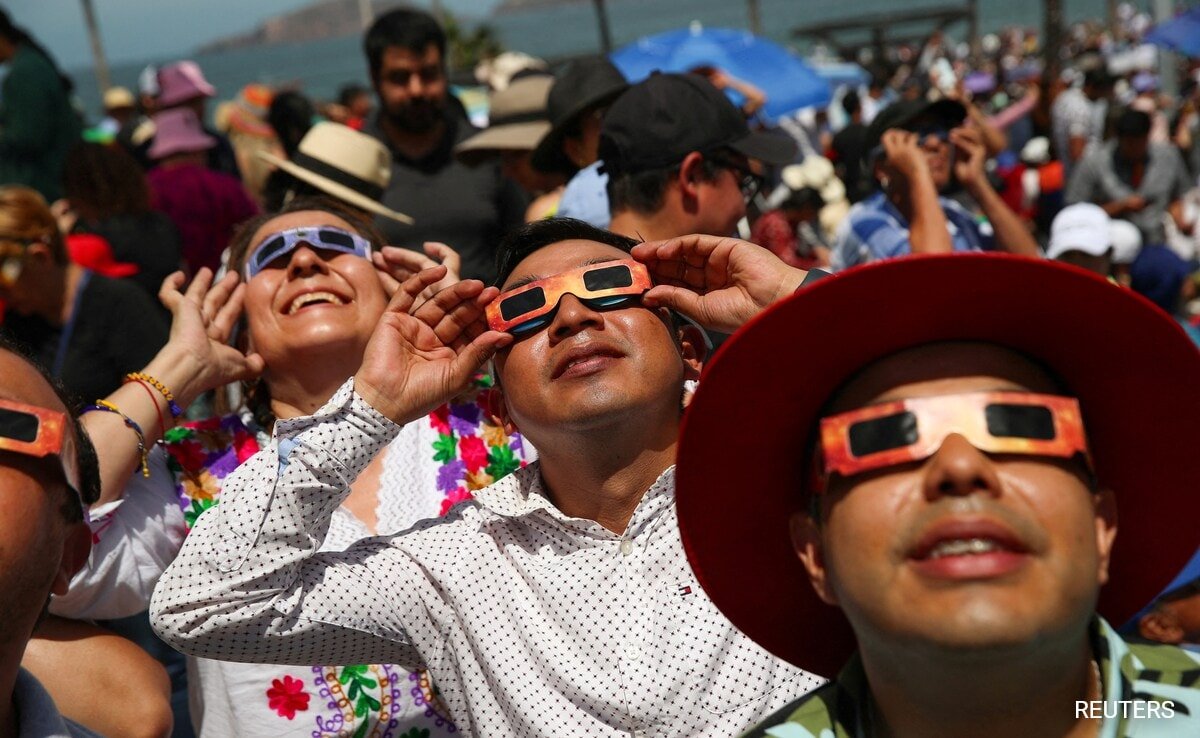 Google Searches About “Hurt Eyes” Spike In US After Solar Eclipse