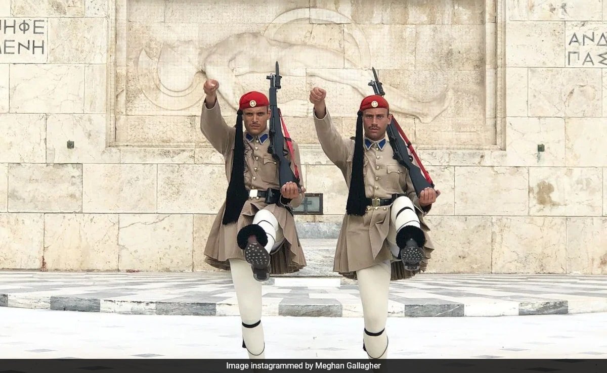 Video: March Of Greece’s Presidential Guards Goes Viral For Its Unique Style