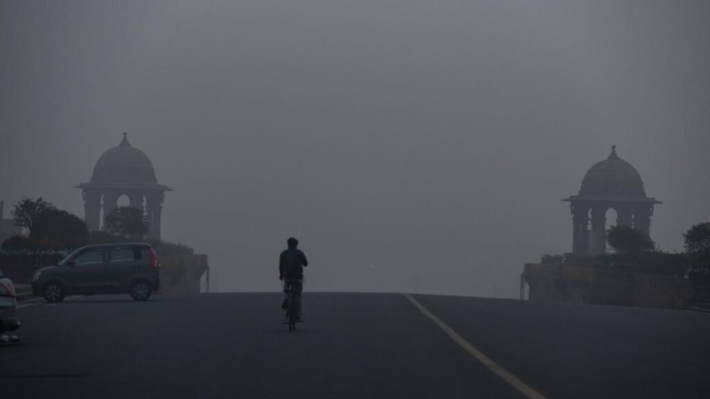 Delhi records minimum temperature of 8.2 degrees Celsius