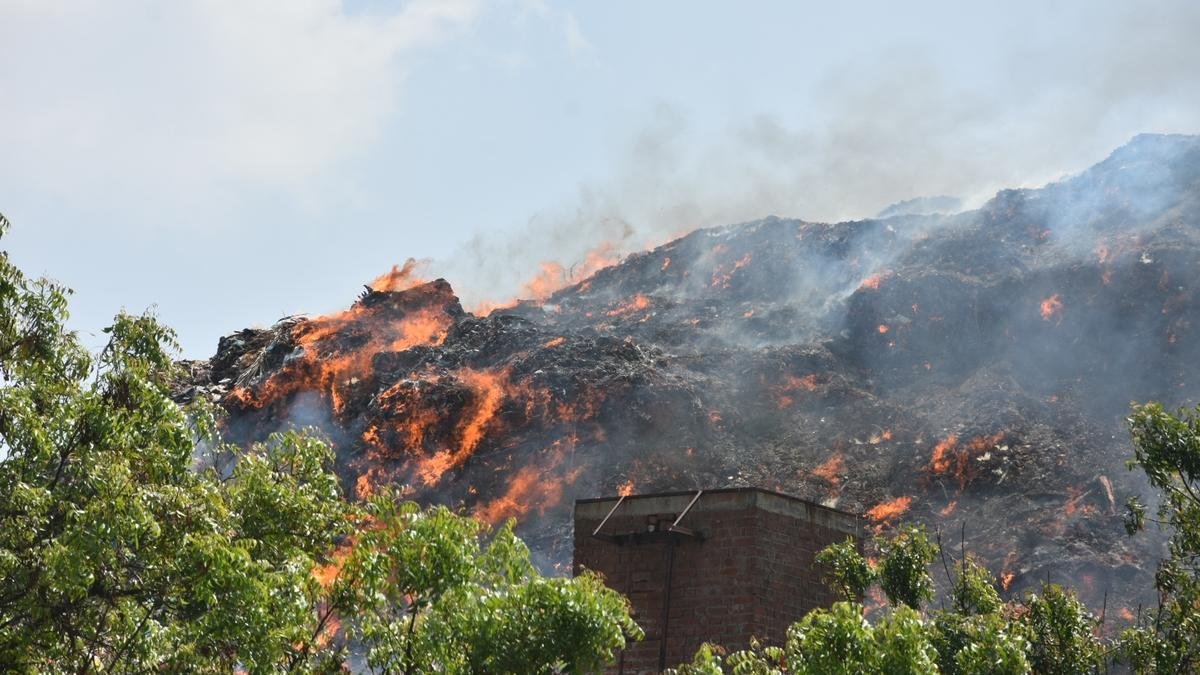 Fire breaks out at Valampurivilai dumping yard