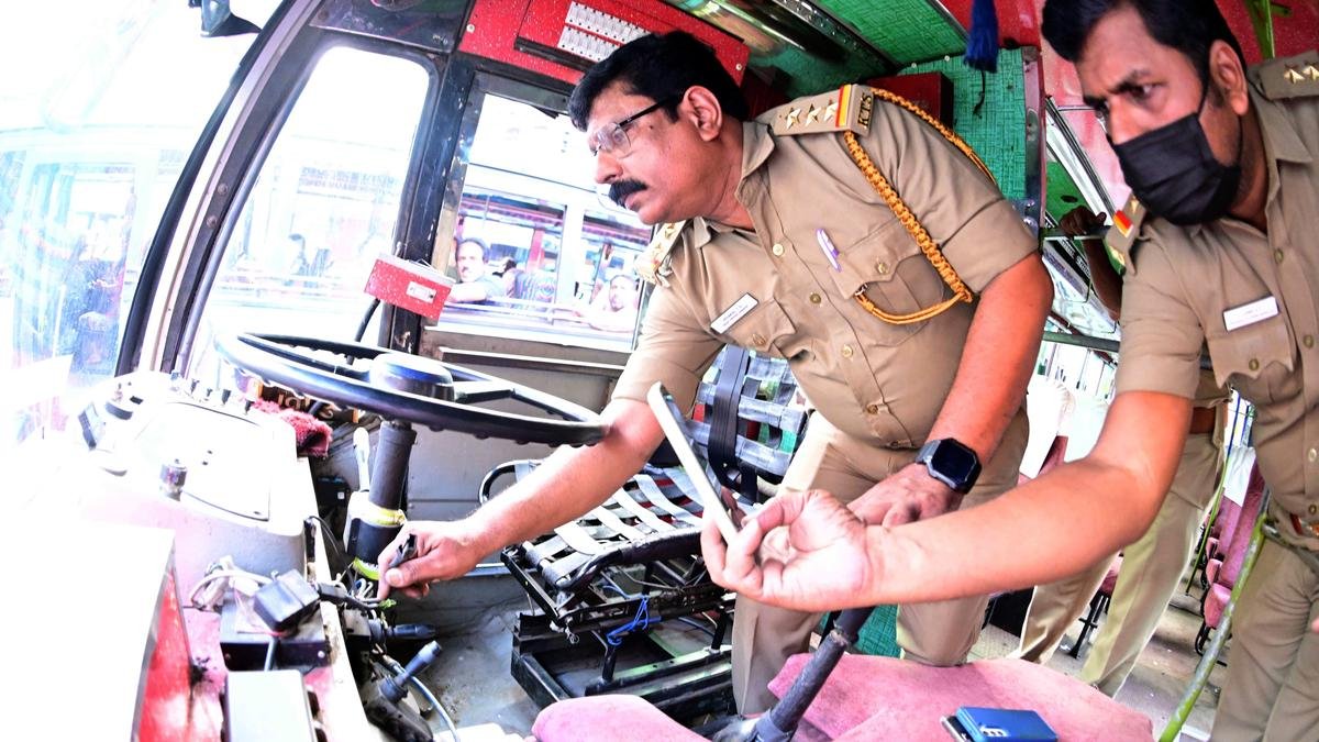 Police, MVD squads intensify crackdown on unfit private buses in Kozhikode city