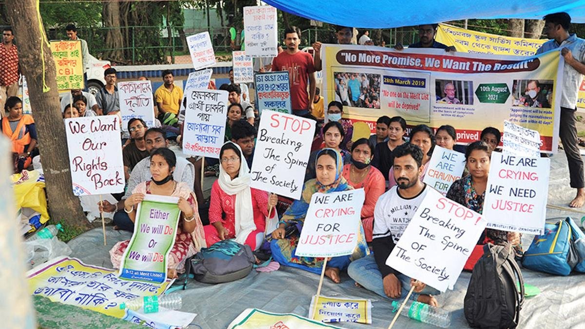 Protesting teachers clash with police as Bengal Global Business Summit concludes