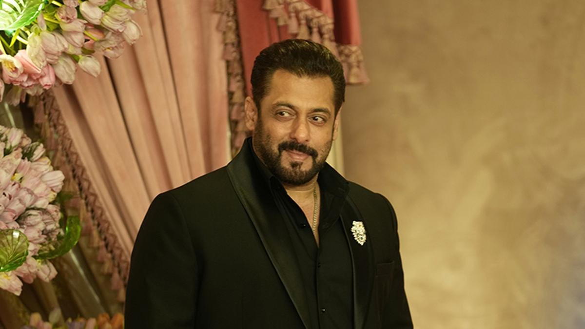 Bombay HC grants bail to two men held for `plot’ to kill Salman Khan