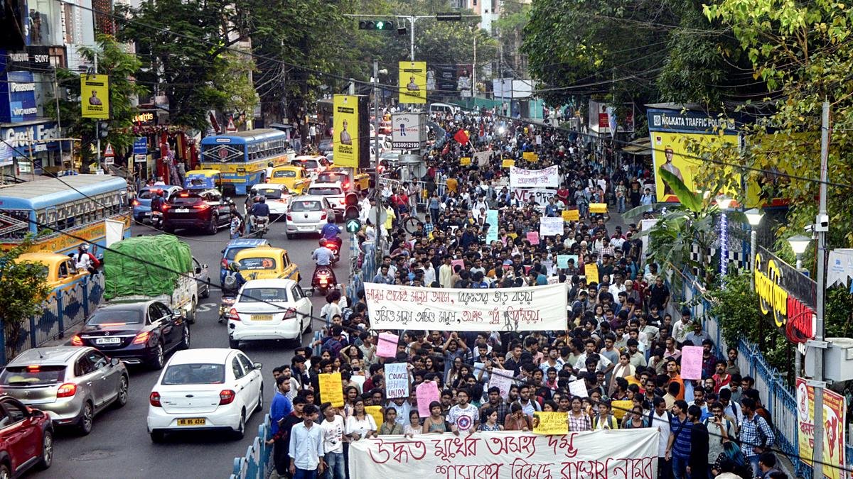 FIR lodged in connection with ‘Azad Kashmir’ graffiti on Jadavpur University campus